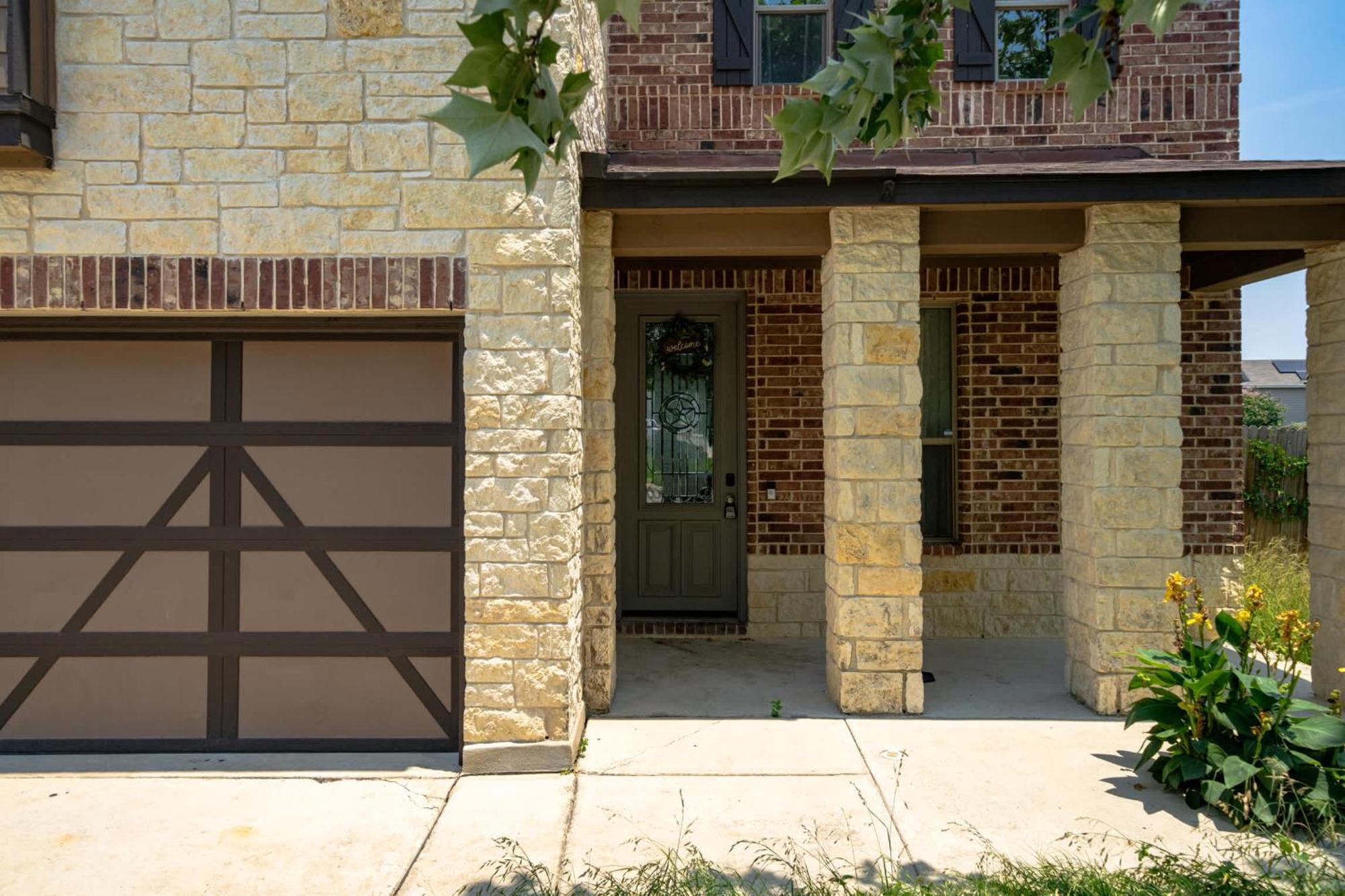 Family-perfect 4br House - Fenced Yard & Style