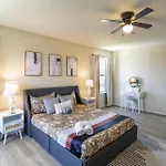 Family-Perfect 4Br House - Fenced Yard & Style